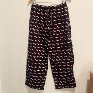 🏷️ HUE NWOT Shoe Print Black Pajama Pants PJ Small S